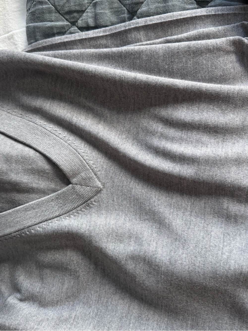 Brooks Brothers Men's Light Gray V-Neck Sweater